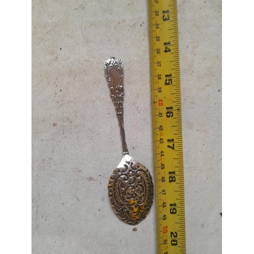 30 - Solid silver jam spoon with Green Man decoration Birm 1902 Levi & Salaman 15 g