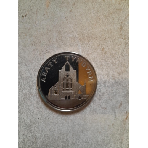 69 - Coins : 1977 Silver Jubilee Tintern Abby Medallion