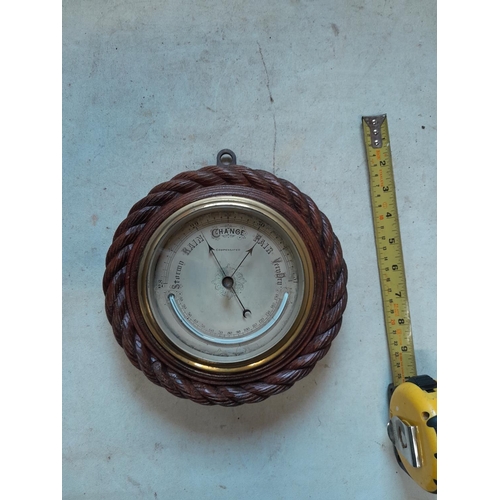 253 - Early 20th century rope twist barometer note half moon thermometer in degrees in F