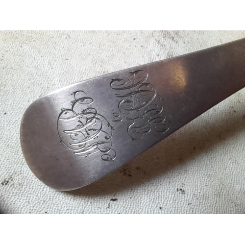 139 - Solid silver serving ladle spoon London 1800 Peter, Ann & William Bateman 108 g