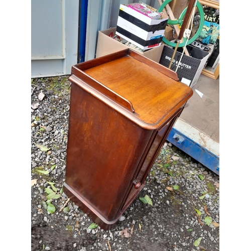 147 - Victorian mahogany bedside cupboard with splashback 39 cms x 36 cms x 82 cms