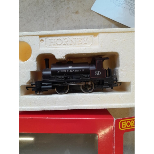 79 - Boxed Hornby 00 gauge locomotive : R2597 QEII 80 Collector Club