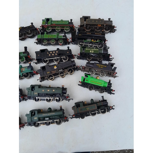 98 - Hornby 00 gauge railway tenders and locomotives all spares repairs , no boxes