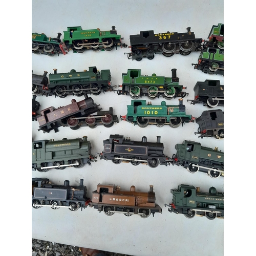 98 - Hornby 00 gauge railway tenders and locomotives all spares repairs , no boxes