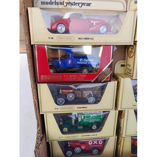 124 - 10 x boxed die cast toy cars :