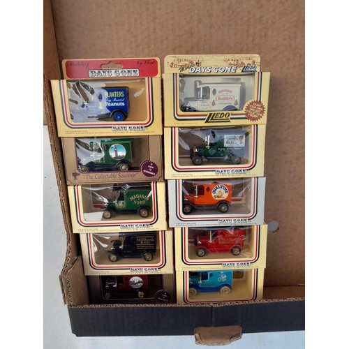 126 - 10 x boxed die cast toy cars :