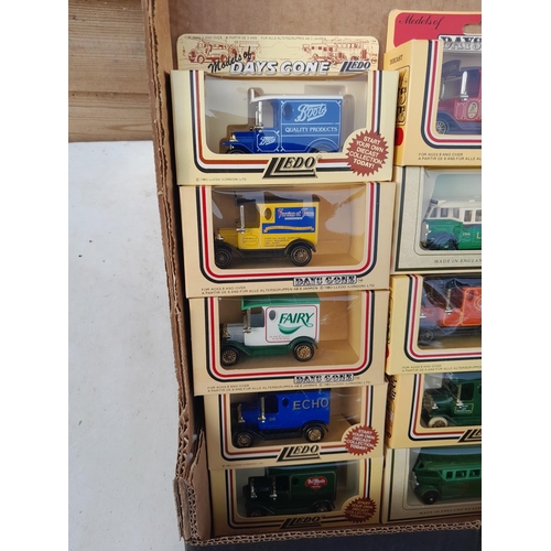 139 - 10 x boxed die cast toy cars :