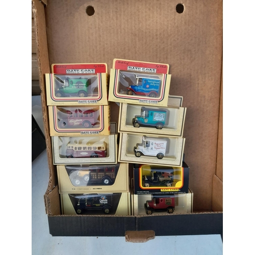 140 - 10 x boxed die cast toy cars :