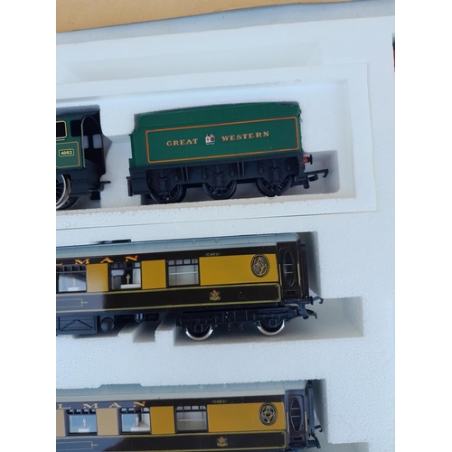 159 - Hornby 00 gauge The Silver Jubilee Pullman Set , R 687