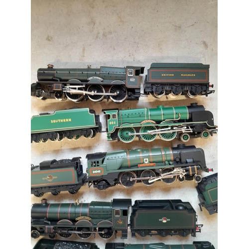 162 - Various makers 00 gauge locomotives and tenders : Tested running NOT boxed