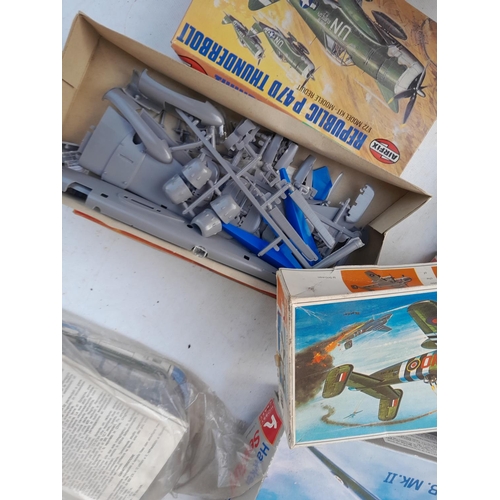 163 - Various makers : model aeroplanes boxed, condition varies