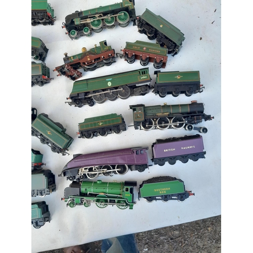 168 - NOT boxed NON runner Hornby and other locomotives for spares and repairs