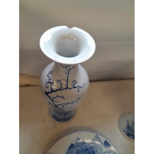 175 - 19th century Japanese plate (in good order) & 2 x 18th century Chinese blue and white vases ( both c... 