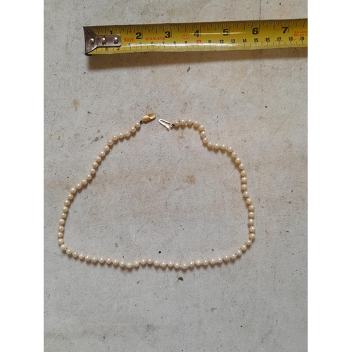 224 - Pearl necklace with 9 ct gold clasp