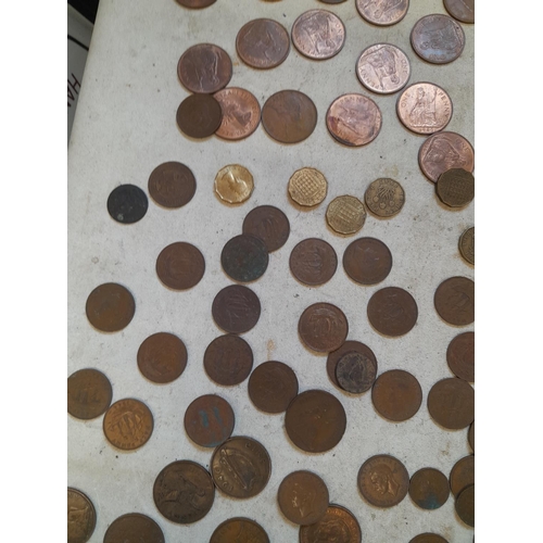 258 - Coins : UK and foreign coinage from the 19th century onwards, sparse amount of silver included