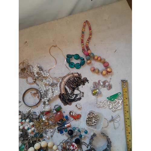 7 - Assorted costume jewellery and watches (NOT JEWELLERS LOUPE)