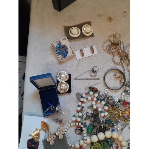 7 - Assorted costume jewellery and watches (NOT JEWELLERS LOUPE)