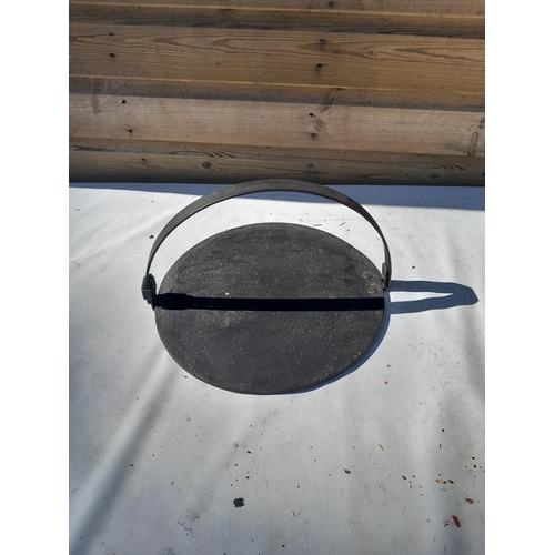 19 - Vintage cast iron single handle cooking pan (flat type), Romany interest