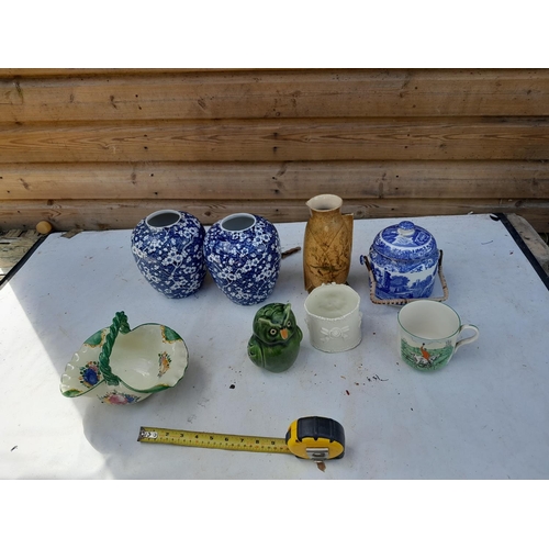 24 - Decorative china and glassware : blue and white ware