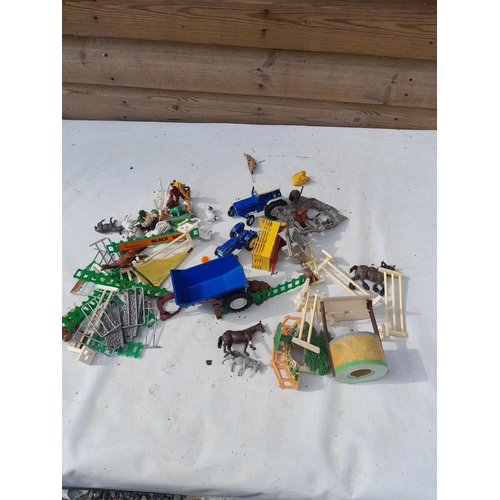 59 - Shoe box of childrens farmyard plastic and other toys