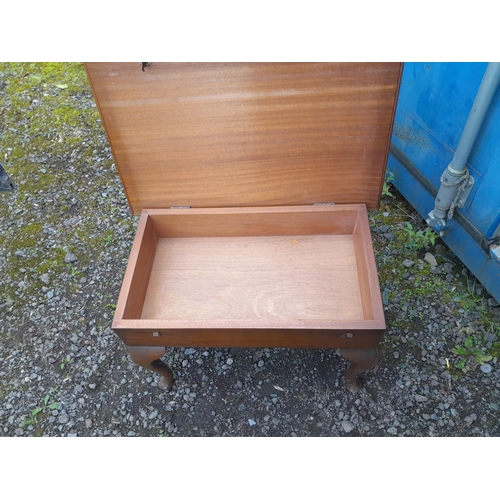 65 - Vintage rosewood veneer coffee table and coffee table with hinged lift top