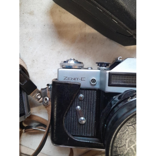 274 - Cameras : Kodak instamatic, Beauty Light O Matic & Zenit E with Helios lens