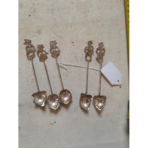 366 - Set of silver South East Asian tea spoons 32 g