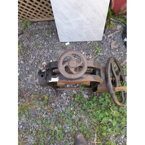 696 - Unusual and rare late Victorian shoe leather stretcher. Made for shoe makers and cobblers. Very heav... 