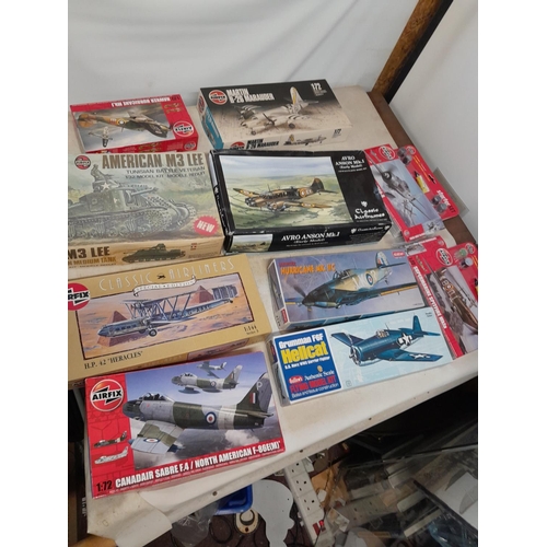 124 - Collection of boxed model aeroplanes, various eras and makers