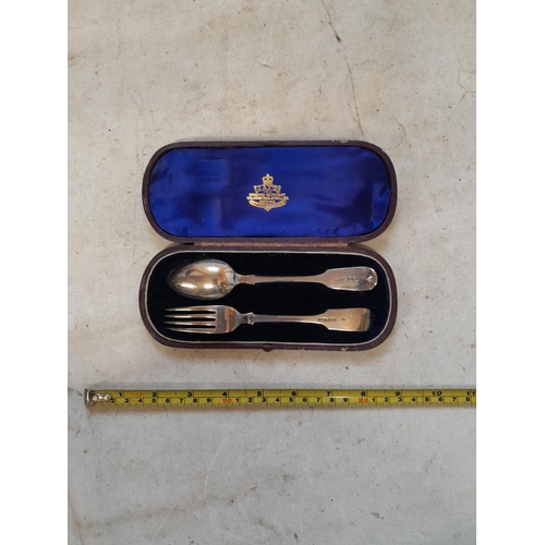 18 - Solid silver harlequin Christening set in case  59 g