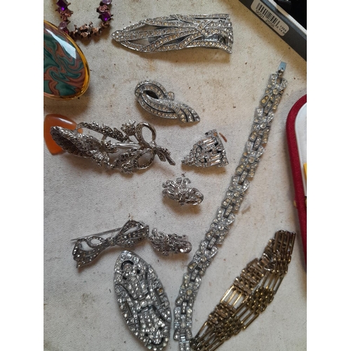 23 - Costume jewellery : paste and marcasite and other jewellery