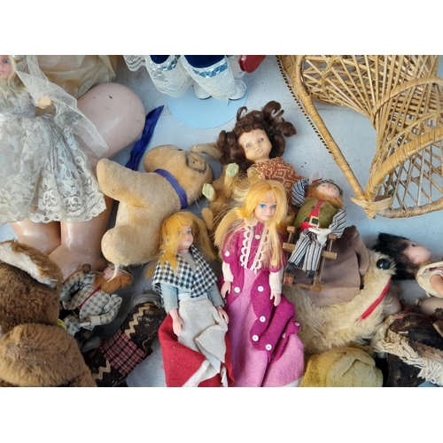 73 - Bag of plastic and other dolls : Palitoy and others