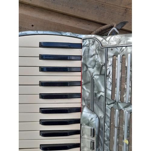 75 - Vintage piano accordion by Recanati  Soprani