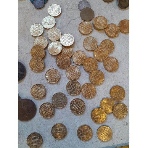 228 - Varied array of GB coins from l ate 19th century onwards : Threepences mint and circ. Pennies, base ... 