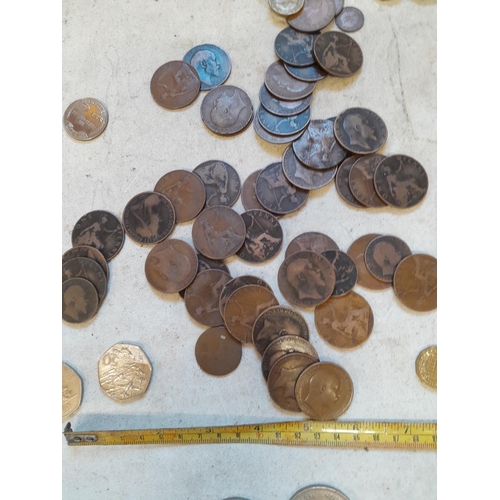 228 - Varied array of GB coins from l ate 19th century onwards : Threepences mint and circ. Pennies, base ... 