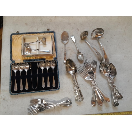 257 - Assorted silver plated flatware, some in presentation case