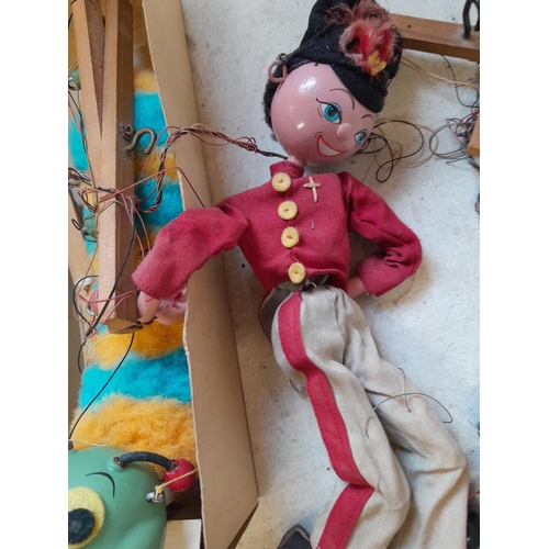 24 - Various vintage Pelham puppets loose