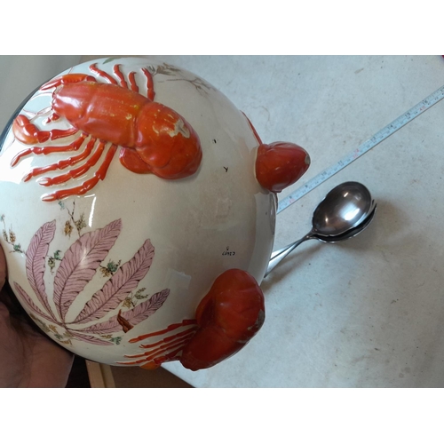 37 - Victorian Wedgwood silver plated rim bowl with crab claw servers : crazed with slight dirt, tarnish ... 