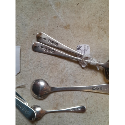 90 - Assorted pairs of 19th century silver mustard spoons and other salt spoons