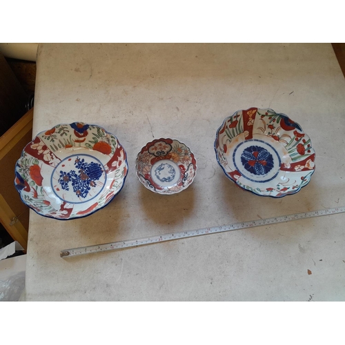 121 - 3 x pieces of Japanese Imari pottery