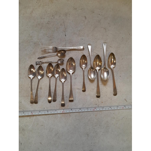 148 - Nice array of solid silver tea spoons from the 19th century onwards, various assay, dates and makers... 