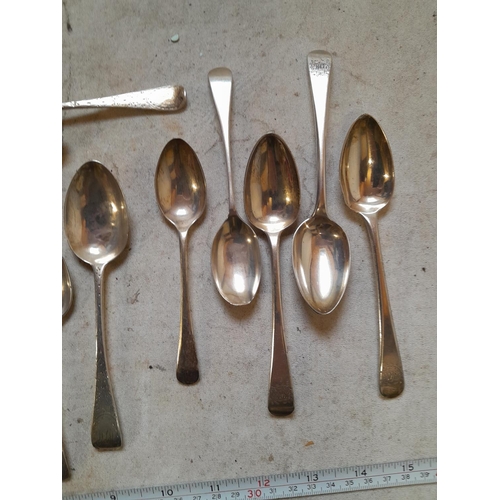 148 - Nice array of solid silver tea spoons from the 19th century onwards, various assay, dates and makers... 