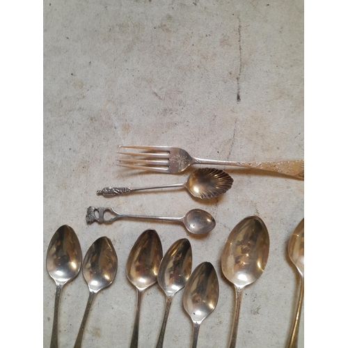 148 - Nice array of solid silver tea spoons from the 19th century onwards, various assay, dates and makers... 