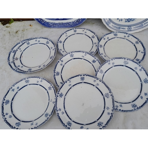 216 - Assorted early - mid 20th century blue and white china from various makers