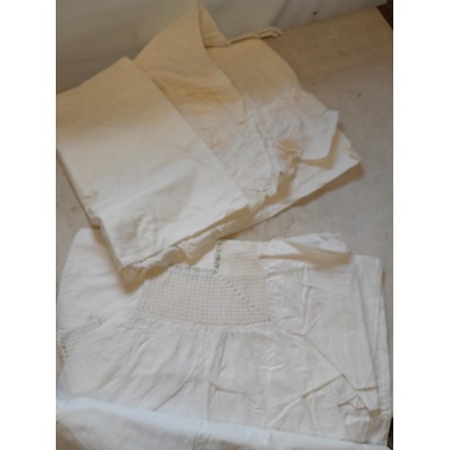 224 - Collection of vintage linen nightdresses some with lace frills and edges some with crochet work