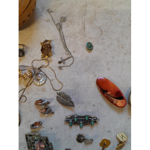 237 - Assorted costume jewellery , some silver included