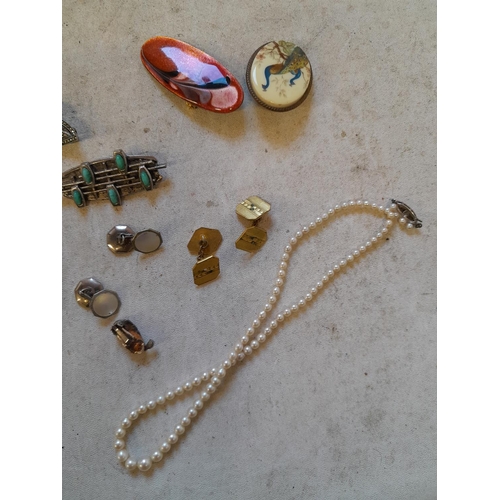 237 - Assorted costume jewellery , some silver included