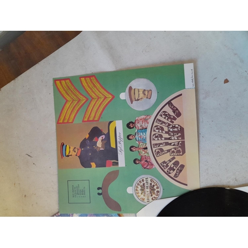 280 - 2 x vinyl record albums : The Beatles Abbey Road & Sgt. Peppers with card cut out both need a clean ... 