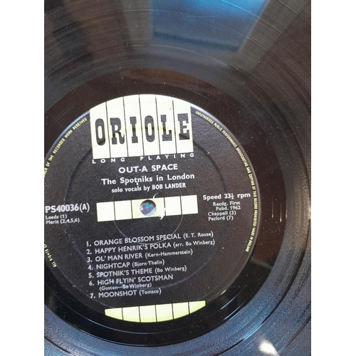 286 - 1 x vinyl record : Spotnicks Out a Space on Oriole