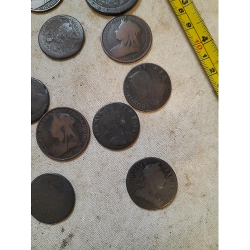 7 - Varied array of copper coins all from circ. :  Cartwheel Penny, 1799 Farthing GF with tarnish